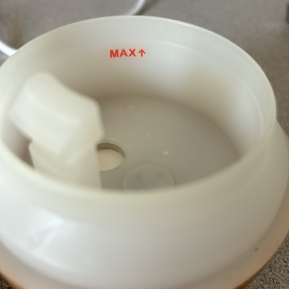 Essential Oil Diffuser - Picture 2 of 4